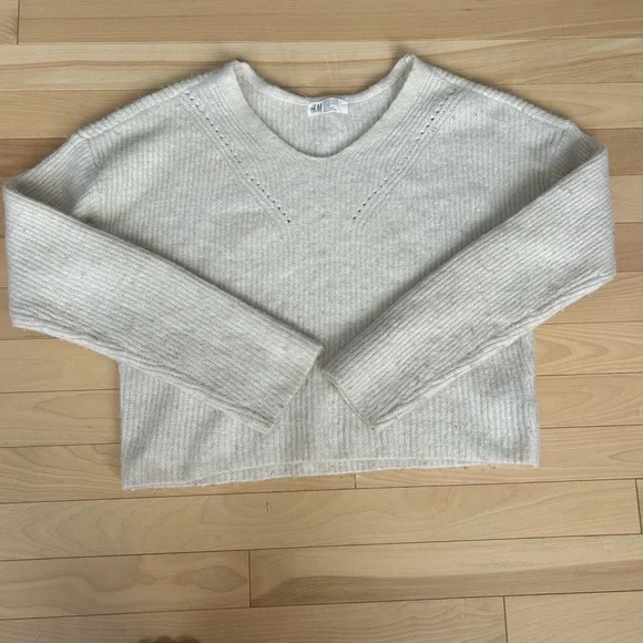 ~Fall sweater~ - Picture 1 of 4